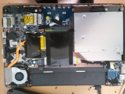 SSD換装時の内部写真